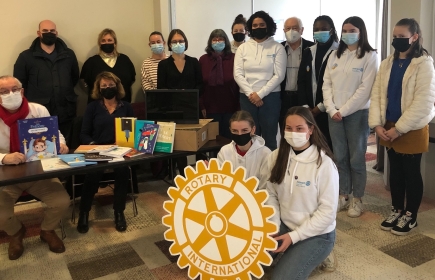 Dons au service pédiatrique de l'hôpital de Quimper